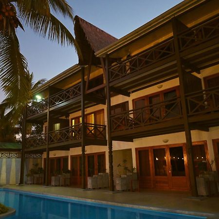 מורונדבה Hotel Baobab Cafe מראה חיצוני תמונה