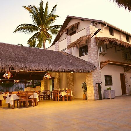 מורונדבה Hotel Baobab Cafe מראה חיצוני תמונה