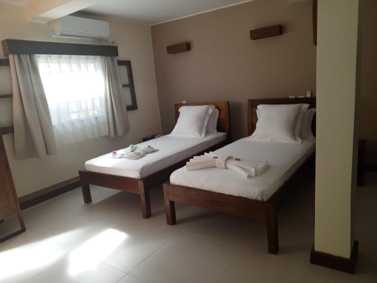 מורונדבה Hotel Baobab Cafe מראה חיצוני תמונה