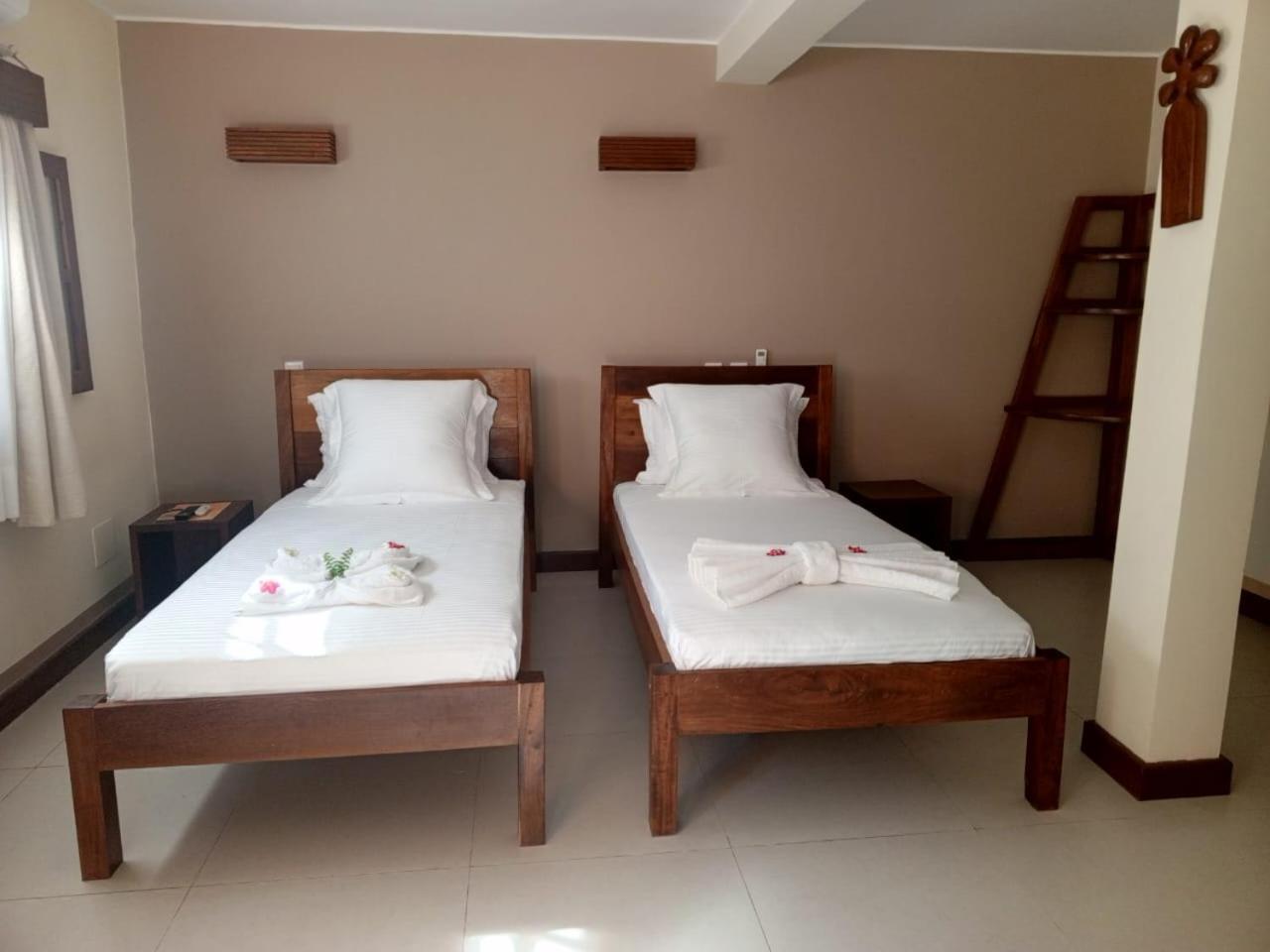 מורונדבה Hotel Baobab Cafe מראה חיצוני תמונה