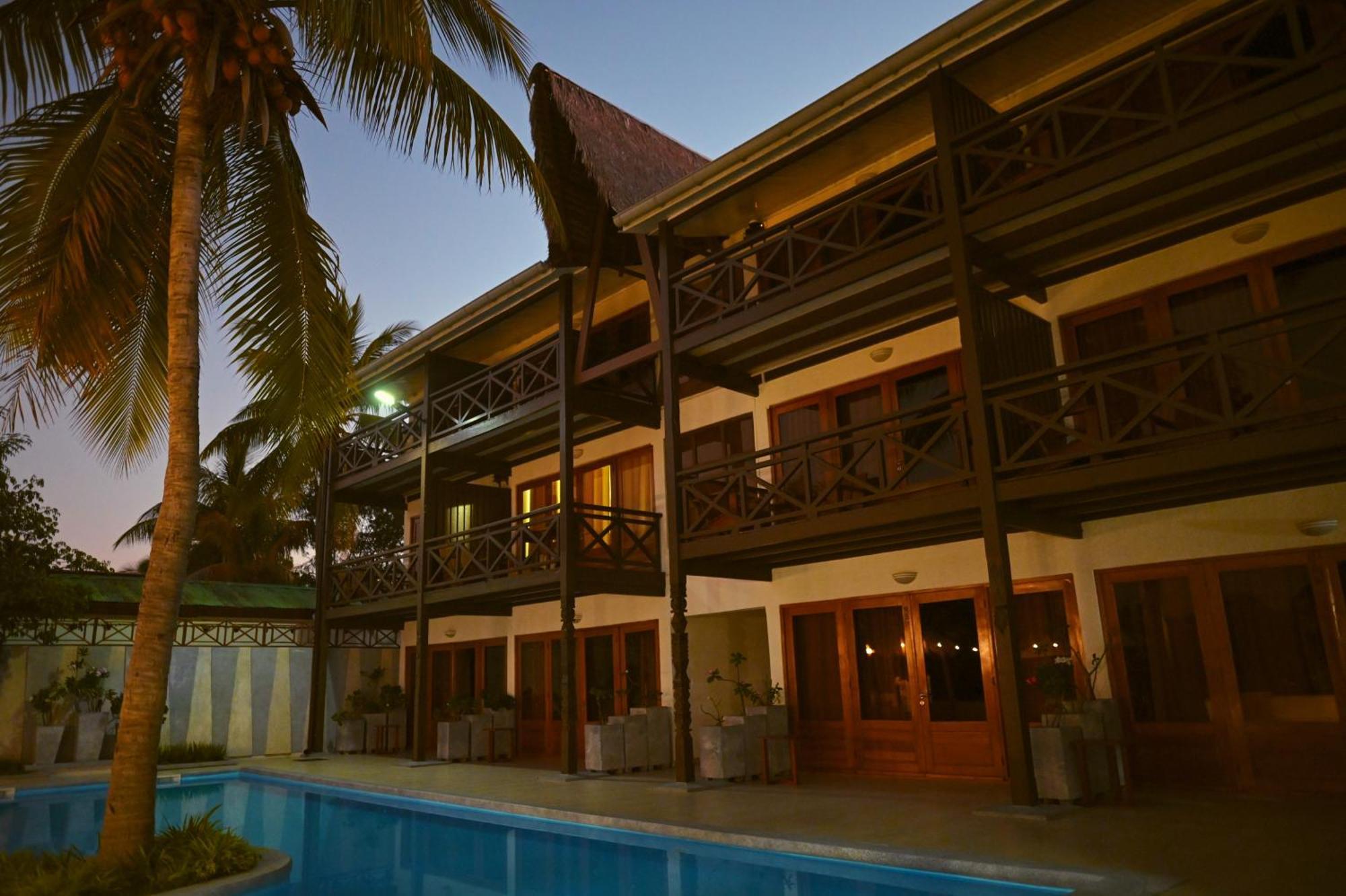 מורונדבה Hotel Baobab Cafe מראה חיצוני תמונה